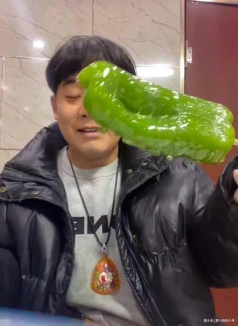 新疆网红男的吃瓜高清版,揭秘幕后真相与趣味瞬间